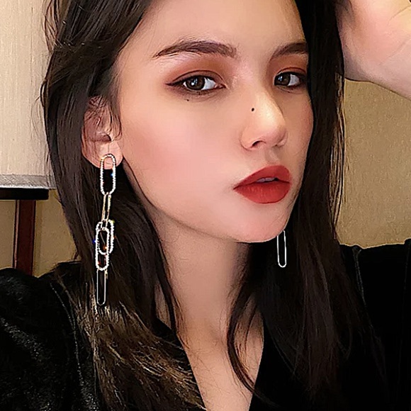 GOLD PLATED RHINESTONE CHAIN LINK EARRINGS - Picture 3 of 6